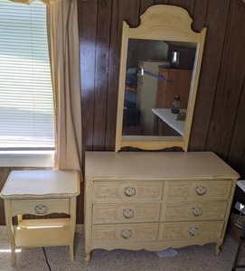 lot 311 image: Matching Vintage Dresser with Mirror and End Table