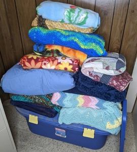 lot 305 image: Large Collection of Blankets Crochet, Fleece, Plush, Quilted and More