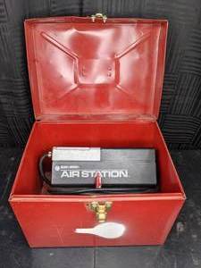 lot 46 image: Black and Decker Portable Air Station with Case