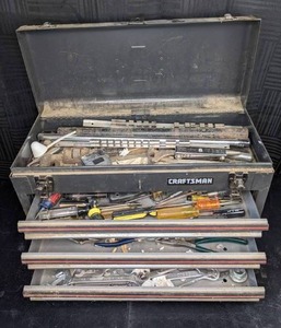 lot 33 image: Craftsman 3 Drawer Chest with Tools