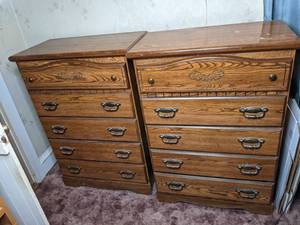 lot 332 image: Pair of Solid Wood 5-Drawer Dressers