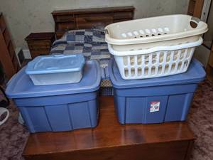 lot 335 image: (2) Laundry Baskets, (2) Storage Tubs, Storage Bin, and BlanketsBedding