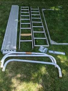lot 121 image: Scaffolding w Ladders