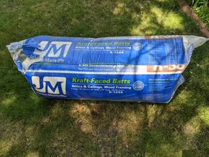 lot 122 image: Kraft-Faced Batts Thermal & Sound Control Fiber Glass Insulation