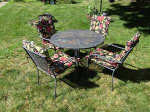 lot 248 image: 6-Piece Outdoor Patio Dining Set