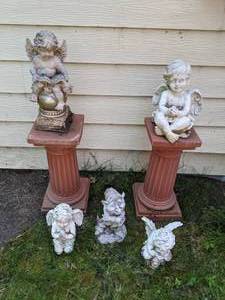 lot 112 image: Collection of (5) Garden Statues & (2) Columns