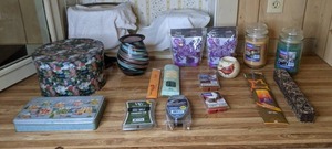 lot 398 image: Hat Box and Assorted Scented Items (Wax Melts & Burner, Candles, etc.)