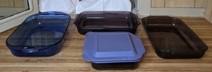 lot 369 image: (4) Pieces of Assorted Pyrex Color Glass Baking Dishes