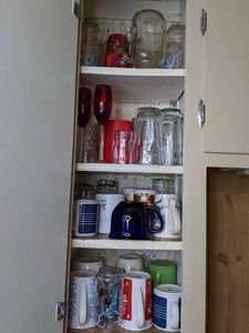 lot 373 image: Miscellaneous Drinkware (Mugs, Glasses, Flutes, etc.)