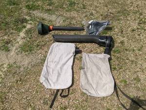 lot 243 image: Extension and 2 Bags for Leaf Blowers