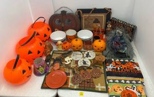 lot 19 image: Large Group Of Vintage Halloween Items