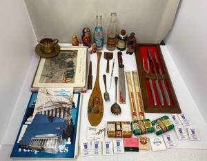 lot 67 image: Group Of Misc. Vintage And Antique Items