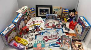 lot 71 image: Group Of Disney Items