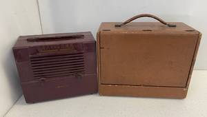 lot 78 image: Group Of Vintagec Radios Including Crosley And General Electric (Untested)