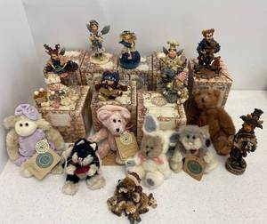 lot 93 image: Group Including The Wee Folkstones, Boyds Bears And Friends And More
