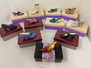 lot 101 image: Group Of Just The Right Shoe NIB