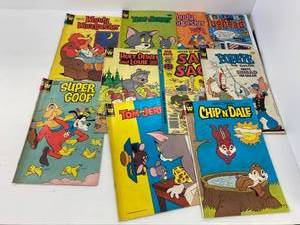 lot 118 image: Group Of Vintage 50 Cent Walt Disney Comic Books