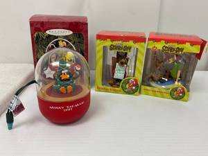 lot 142 image: Group Of Ornaments Including Cartoon Network Scooby-Doo And Loony Toons Animated