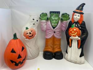 lot 147 image: Group Of Vintage Halloween Blow Molds