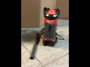 Milwaukee M18 FUEL 18-Volt Lithium-Ion Brushless 1 Gal. Cordless 3-in-1 Backpack Vacuum (Tool-Only) customer return see pictures