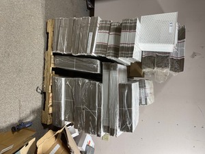 Pallet with assorted shipping and moving Boxes Differents sizes see Pics
