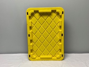 lot 4 image: YELLOW AND BLACK TOTE
