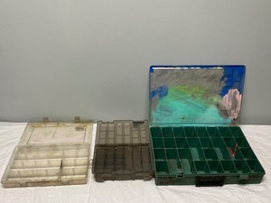 lot 33 image: 3 ORGANIZERS