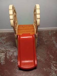 lot 29 image: KIDS TOY SLIDE