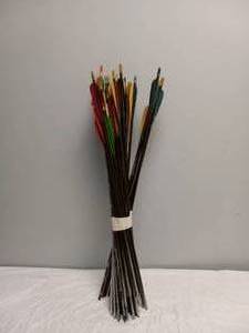 lot 28 image: 30 ARROWS