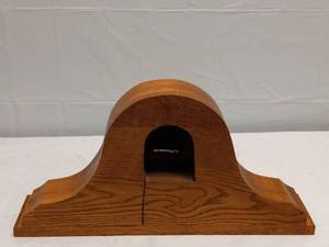 lot 44 image: WOOD CLOCK