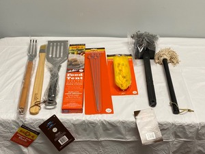 lot 79 image: 8PC GRILLING KIT