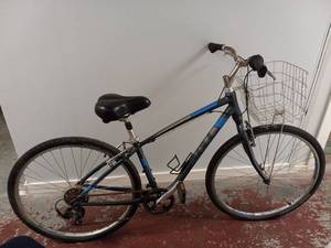 lot 76 image: ADULT BIKE WITH BASKET