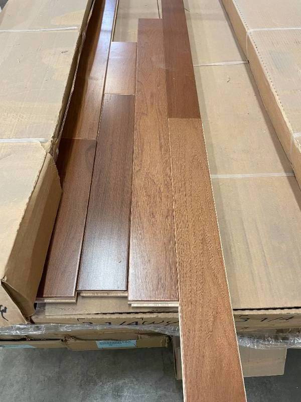 150 SF of 34 x 3 14 Random length Hardwood floor. Saddle