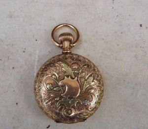 lot 5 image: Vintage pocket watch as is
