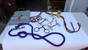 lot 22 image: Horse trainingguiding accessories