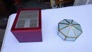 lot 35 image: Photo case, beveled glass lampshade