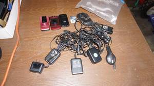 lot 69 image: Cell phones and accessories