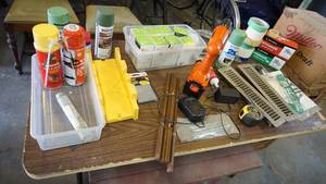 lot 77 image: Miscellaneous garage items