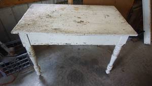 lot 101 image: Antique wood work counter table on casters 45 x 25 x 29 tall as it