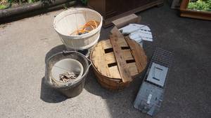 lot 111 image: Bushel basket with lid, live trap, wash bucket, etc.