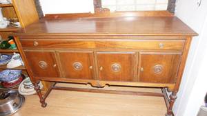 lot 115 image: Beautiful mahogany() antique Buffet 60 x 21 x 40 tall