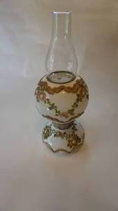 lot 116 image: Antique Electrified Banquet GWTW Table Oil Lamp hand painted Floral BurgundyPinkGreen Brass 21 with shade