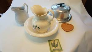lot 140 image: Porcelain picturebasin, industrial pottery pitcher, cake server