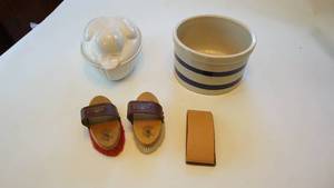 lot 136 image: SCHEURICH KERAMIK 85631 covered casserole dish duck West Germany, salmon bodyhorse brushes, Blue band pottery crock 7 inches tall 10 inches in diametermade in USA,