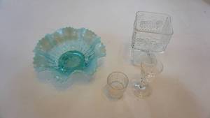 lot 143 image: Collectible glassware including vintage Fenton blue opalescent hobnail bonbon tray etc.