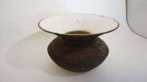 lot 204 image: Cast iron porcelain Spitoon 6 inches tall with an 8 12 inch diameter Top