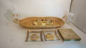lot 208 image: Beautiful butterfly glass service ware etc.
