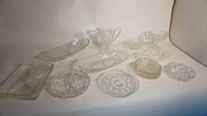 lot 230 image: Beautiful clear glassCrystal collection