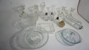 lot 231 image: Beautiful clear glassCrystal collection