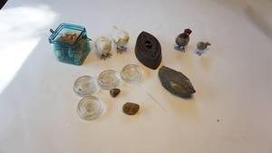 lot 242 image: Miscellaneous lot of Home Depot knickknacks etc.